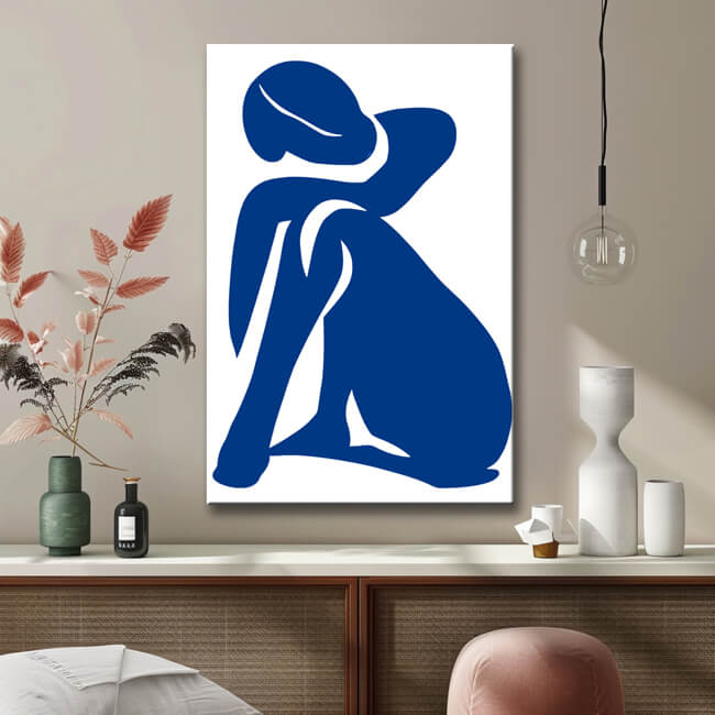 Malen nach Zahlen Kunst Frau in Blau mit angewinkeltem Bein